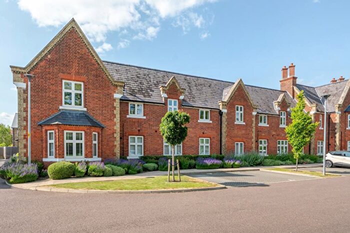 2 Bedroom Flat To Rent In Hedges Way, Aylesbury, HP20