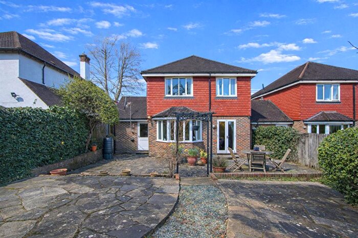3 Bedroom Detached House For Sale In Salisbury Road, Carshalton, SM5