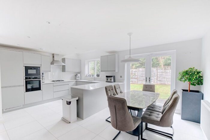 4 Bedroom Detached House For Sale In Warwick Gardens, Birmingham, West Midlands, B28