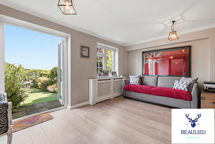 3 Bedroom Terraced House For Sale In Palmerston Road, Buckhurst Hill, IG9