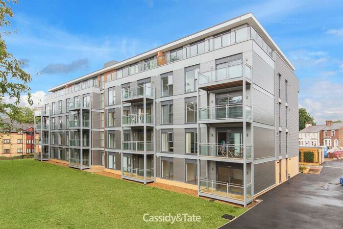 2 Bedroom Apartment To Rent In Newsom Place, St Albans, AL1