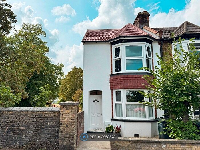 3 Bedroom Semi Detached House To Rent In Great Queen St, Dartford, DA1