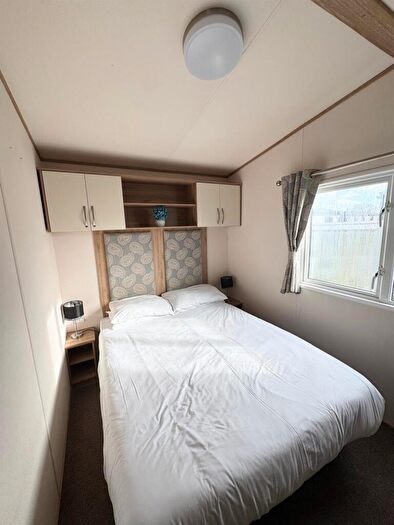 2 Bedroom Park Home For Sale In Sleaford Road, Tattershall, Lincoln, LN4