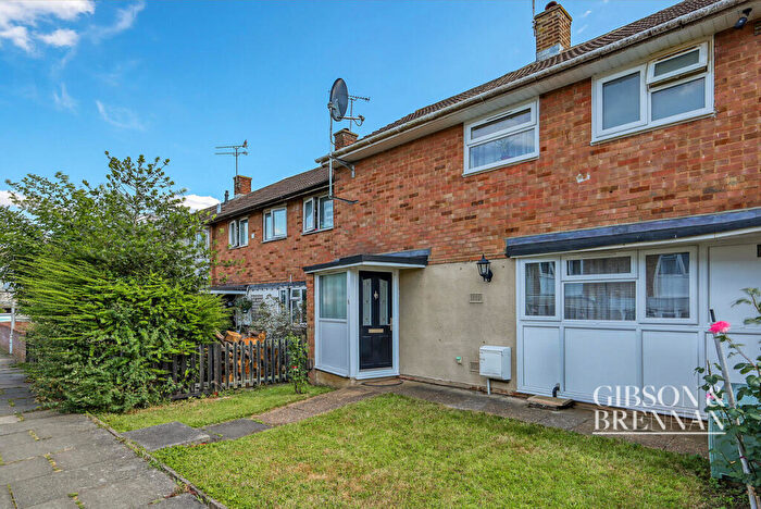 2 Bedroom Terraced House For Sale In The Hedgerow, Basildon, SS16