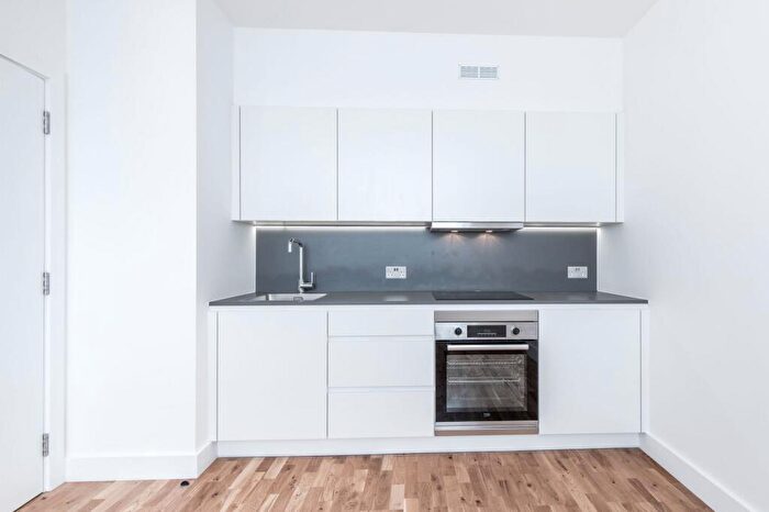 1 Bedroom Flat To Rent In Flat Gerard Court, NW2