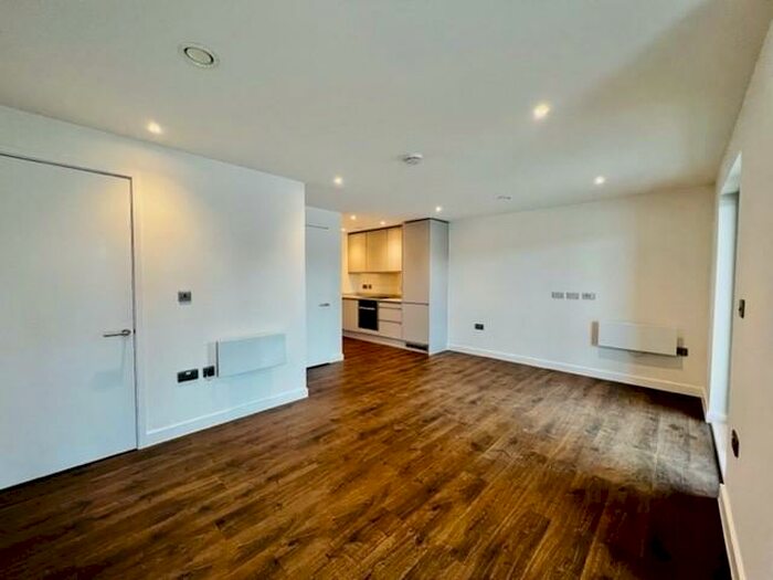 2 Bedroom Apartment To Rent In Waterhouse, Salford, M5