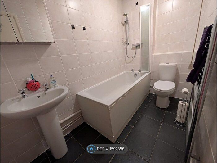 2 Bedroom Flat To Rent In Crawford Place, Newbury, RG14