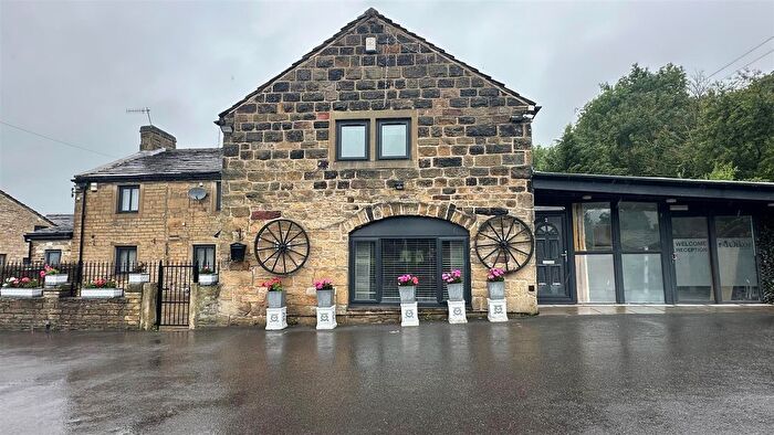 3 Bedroom Farmhouse To Rent In Walk Hill Farm, Apperley Lane, Bradford, BD10