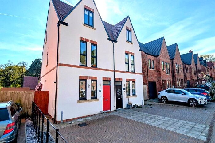 3 Bedroom Semi-Detached House For Sale In Mara Drive, Oakmere, Northwich, CW8