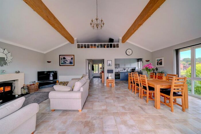2 Bedroom Detached Bungalow For Sale In Severn Meadow, Astley Burf, Stourport-On-Severn, DY13