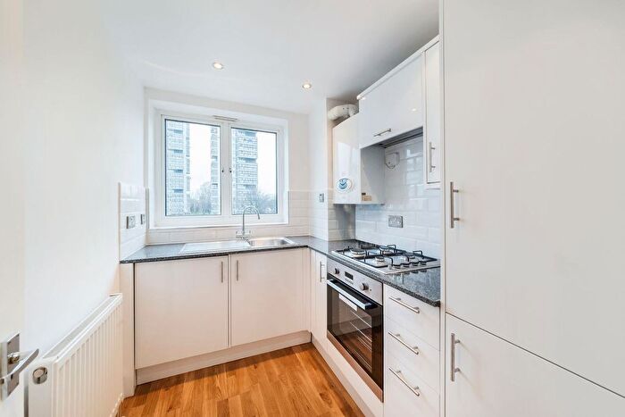 2 Bedroom Flat To Rent In Wandsworth Road London, SW8