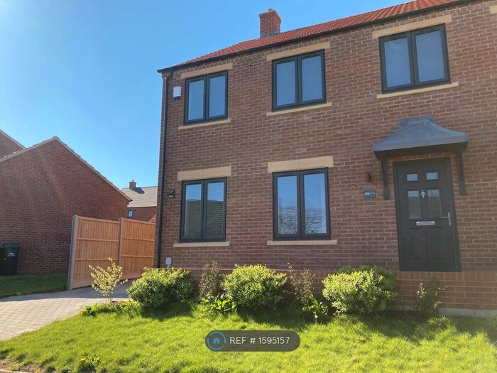4 Bedroom Semi-Detached House To Rent In Buttercup Lane, Louth, LN11