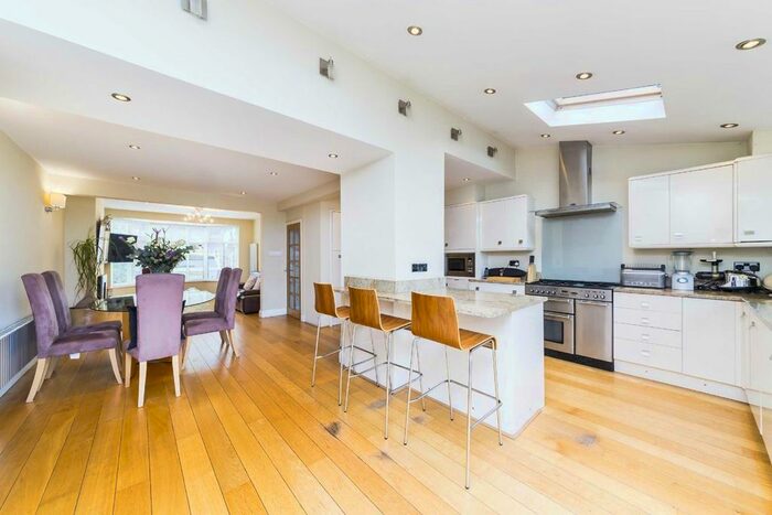 4 Bedroom Property To Rent In Heathfield North, Twickenham, TW2