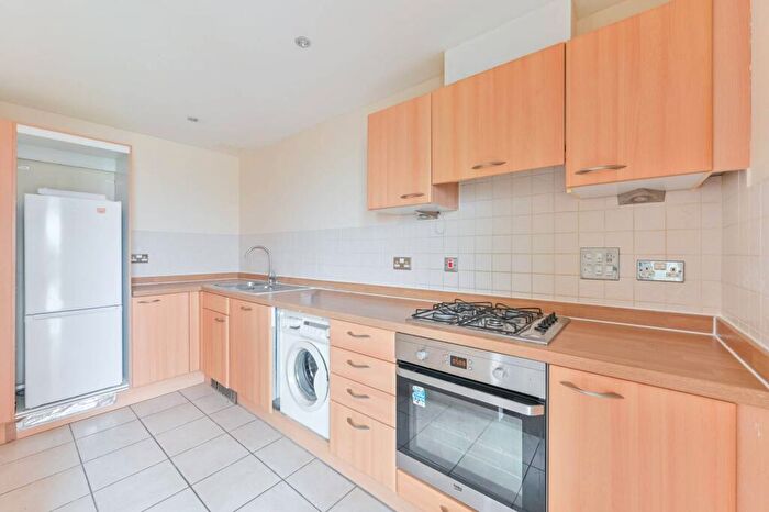 2 Bedroom Flat To Rent In Erebus Drive, Woolwich, London, SE28