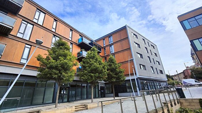 2 Bedroom Flat To Rent In Burgage Square, Wakefield, West Yorkshire, WF1