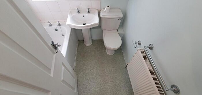 1 Bedroom Flat To Rent In Charminster Drive, Coventry, CV3