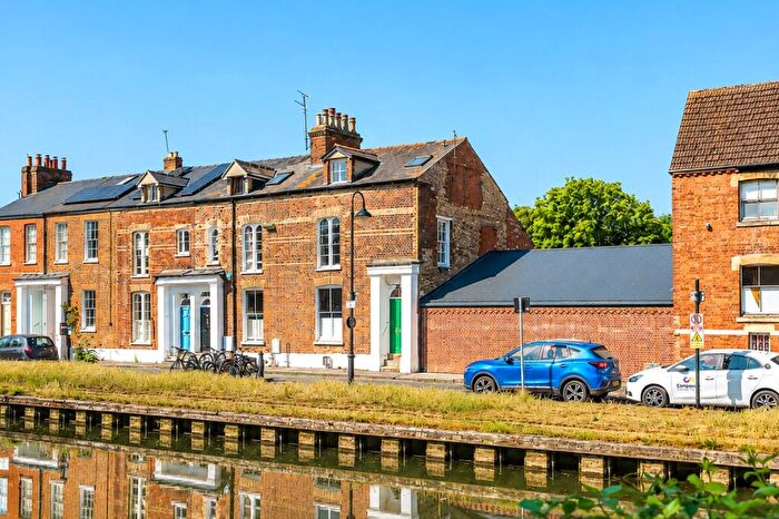 3 Bedroom End Of Terrace House For Sale In East Street, Osney Island, Oxford, OX2