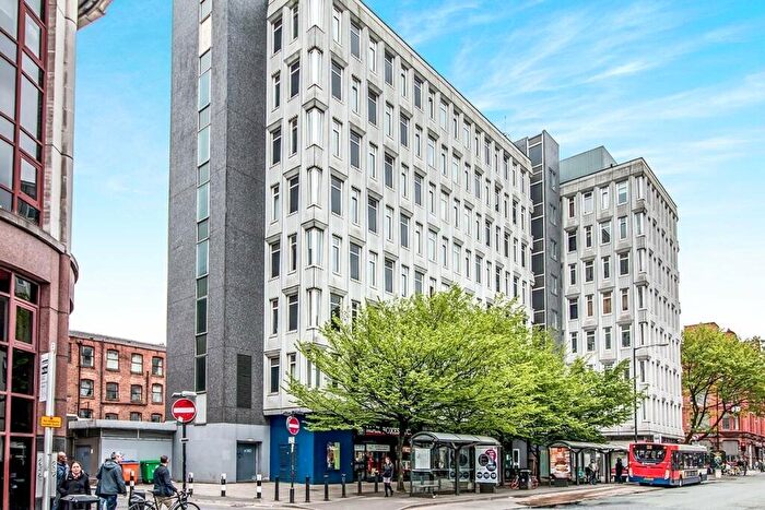 2 Bedroom Apartment To Rent In Chatsworth House, Lever Street, M1