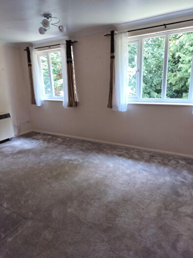 2 Bedroom Apartment To Rent In Alexandra Gardens, Knaphill, Woking, Surrey, GU21