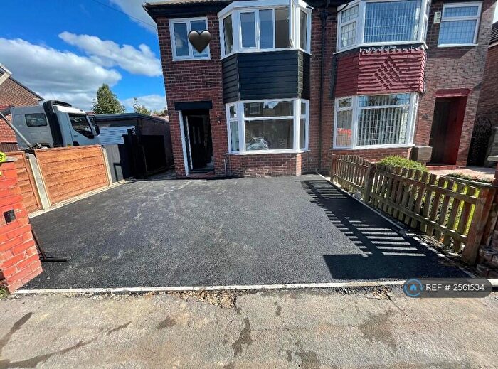 3 Bedroom Semi-Detached House To Rent In Lydgate Road, Droylsden, Manchester, M43