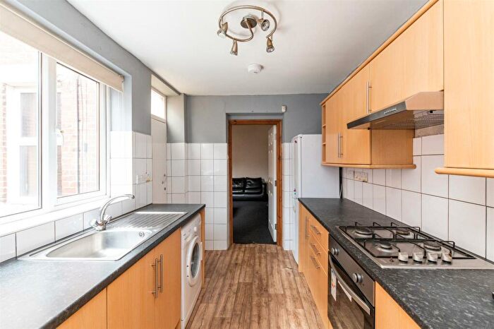 2 Bedroom Flat To Rent In Stanton Street, Fenham, Newcastle Upon Tyne, NE4