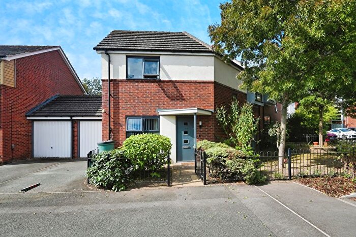 3 Bedroom Semi-Detached House For Sale In Keepers Gate, Birmingham, B37