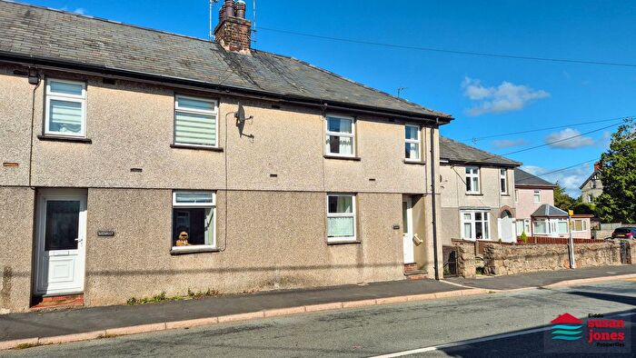 3 Bedroom End Of Terrace House For Sale In Chwilog, Pwllheli, LL53