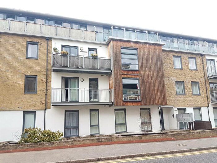 2 Bedroom Apartment To Rent In Elder Court, Mead Lane, Hertford, SG13