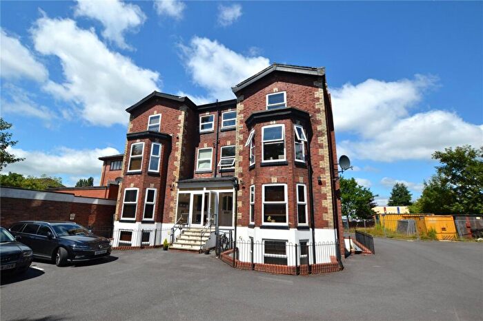 2 Bedroom Flat To Rent In Bridgenorth Avenue, Urmston, Manchester, Greater Manchester, M41