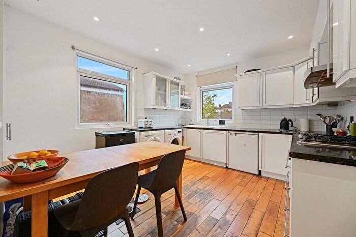 4 Bedroom Flat For Sale In Drayton Road, London, NW10