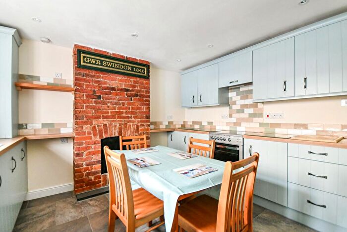 2 Bedroom House To Rent In Town Centre, SN1