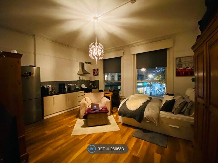 Studio To Rent In Belsize Lane, London, NW3