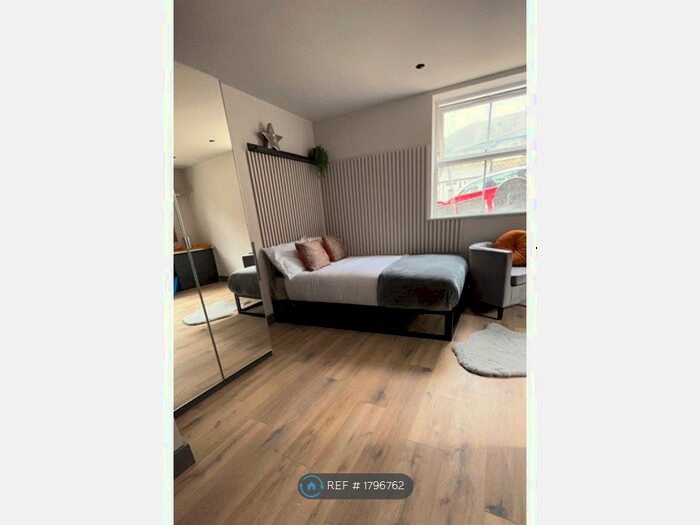 Studio To Rent In Bell Street, Huddersfield, HD4