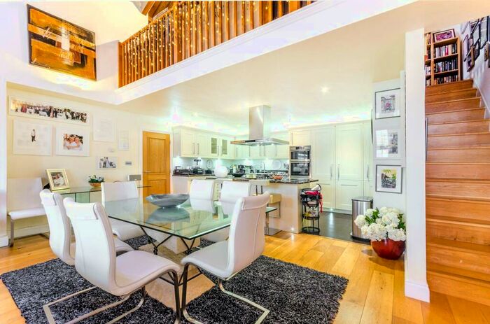 4 Bedroom Flat To Rent In Friern Barnet, Friern Barnet, London, N11