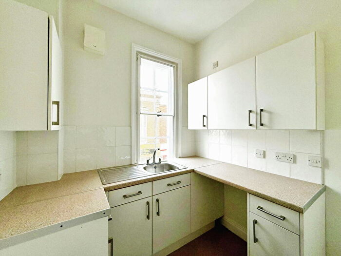 1 Bedroom Flat For Sale In Flat, Hills Court, Ryde., PO33