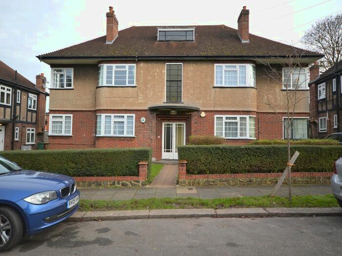 2 Bedroom Flat To Rent In Grove Avenue, Sutton, Surrey, SM1