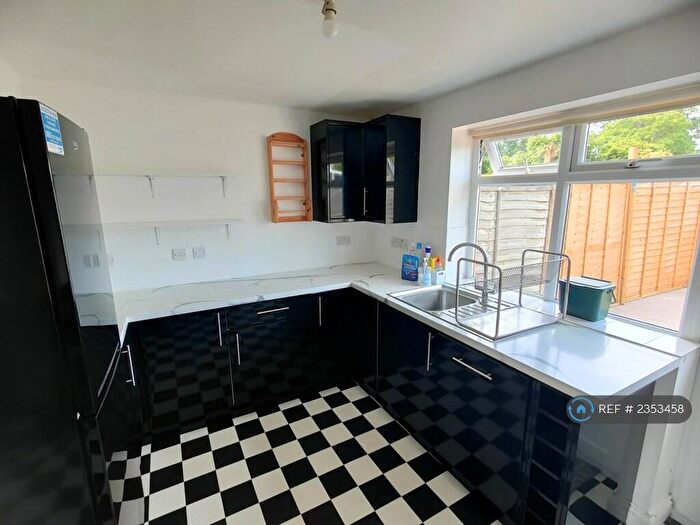 3 Bedroom Terraced House To Rent In Hunters Way, Bristol, BS34