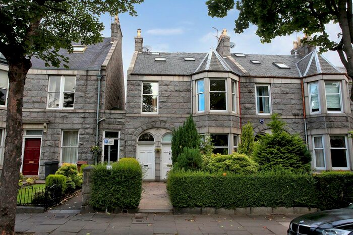 4 Bedroom Flat To Rent In Devonshire Road, West End, Aberdeen, AB10