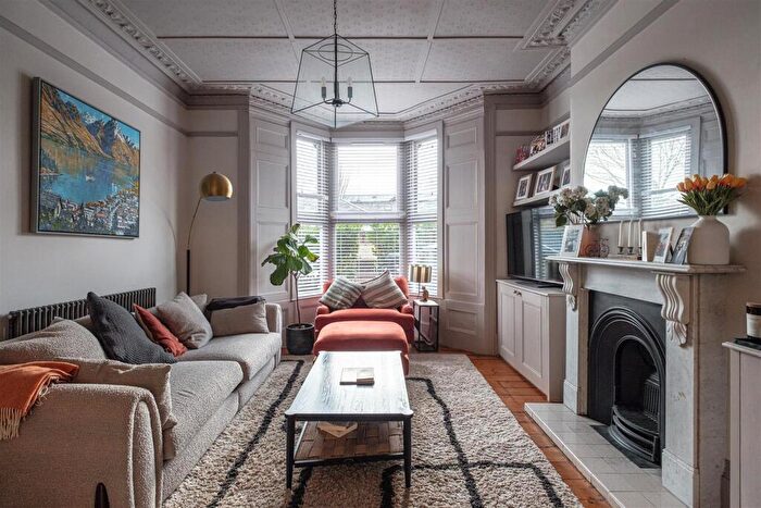 4 Bedroom Terraced House For Sale In Upper Tollington Park, Stroud Green, N4