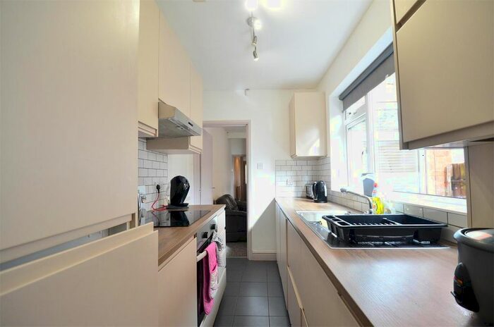 4 Bedroom End Of Terrace House To Rent In Westminster Road, Selly Oak, Birmingham B29