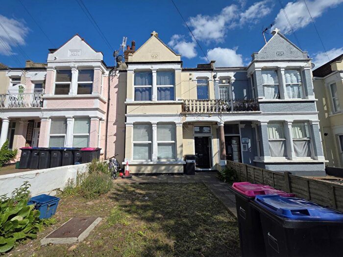 Studio To Rent In Seaforth Road, Westcliff-On-Sea, SS0