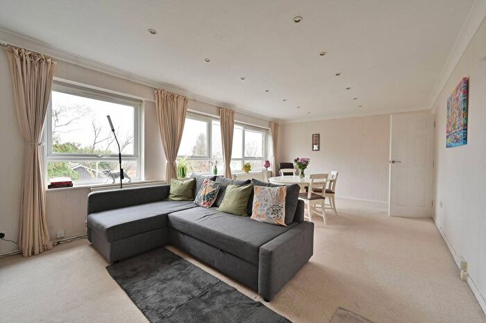 2 Bedroom Flat To Rent In Ivinghoe Road, Bushey, WD23