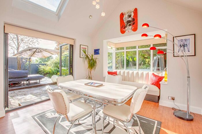 5 Bedroom Detached House For Sale In Spinfield Park, Marlow, SL7