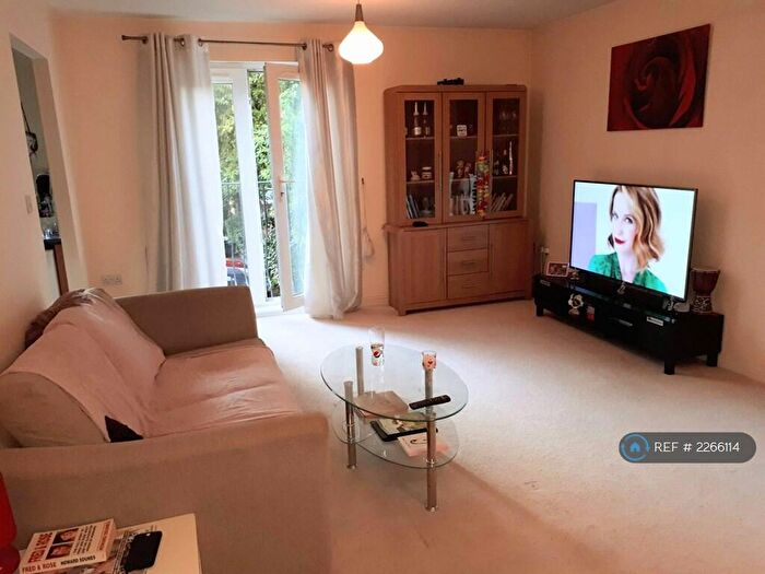 2 Bedroom Flat To Rent In William Street, Bedminster, Bristol, BS3