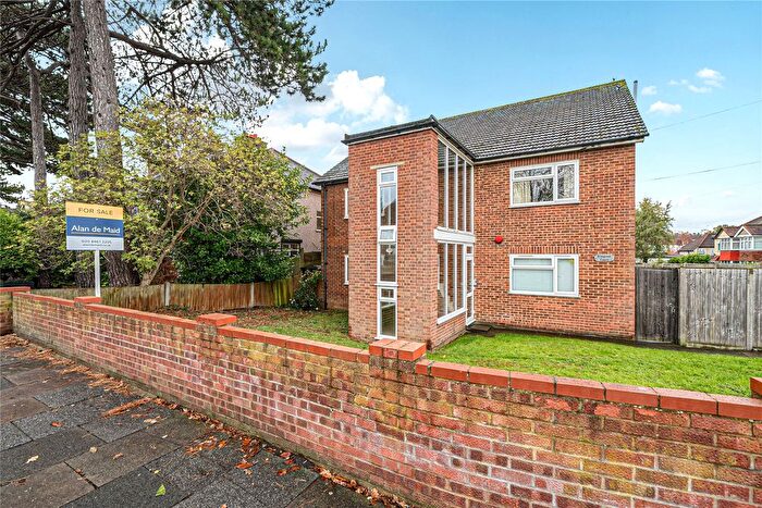 1 Bedroom Flat For Sale In White Horse Hill, Chislehurst, BR7