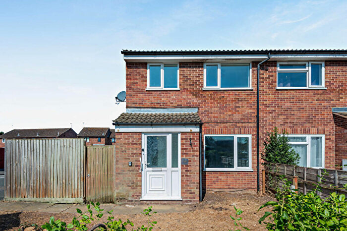 3 Bedroom Semi-Detached House For Sale In Heatherset Way, Bury St. Edmunds, Suffolk, IP28