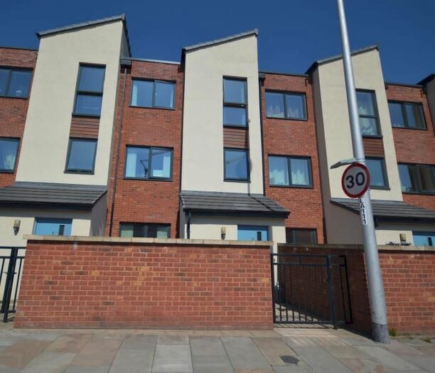 2 Bedroom Property To Rent In West Centre Way, Telford, TF3