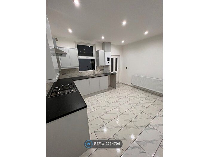 3 Bedroom Terraced House To Rent In Holme Lane, Sheffield, S6