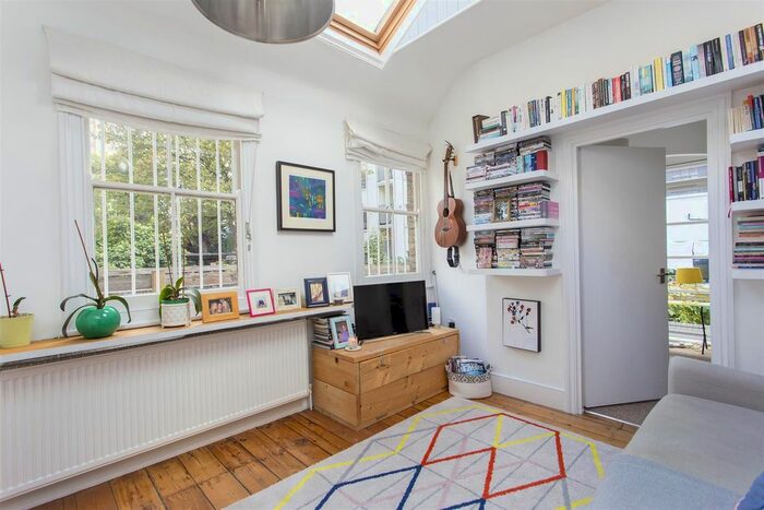 1 Bedroom Flat To Rent In Cazenove Road, London, N16