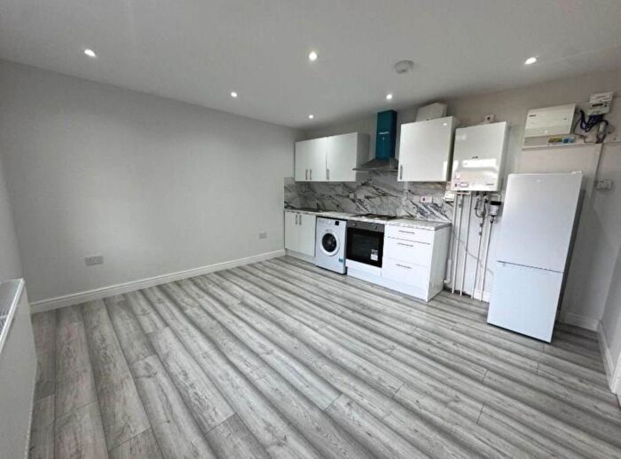 1 Bedroom Flat To Rent In Tilehurst Road, Reading, RG30